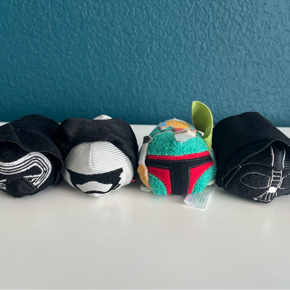 Star Wars TSUM TSUM Kylo Ren Boba Fett Darth Vader Stormtropper 3.5” 4-Pack